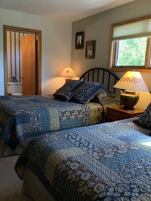 3 bedrooms, desk, iron/ironing board, travel crib