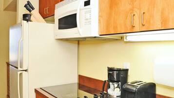 冰箱、微波炉、炉灶、洗碗机