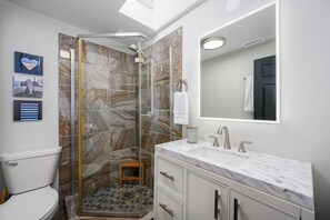 Bathroom - Unique Chicago Penthouse Loft - Amazing Deal & Location (Chicago)