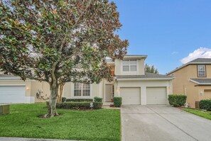 Exterior - Amazing Private Theater and Game Room! Pool/Spa & Star Wars room! (Kissimmee)