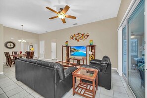 Interior - Amazing Private Theater and Game Room! Pool/Spa & Star Wars room! (Kissimmee)