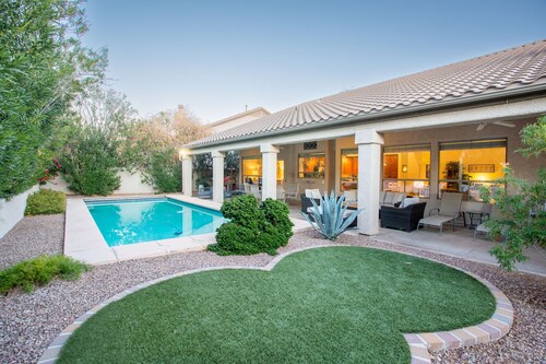 Pristine Rancho Vistoso Estate with a Private Pool