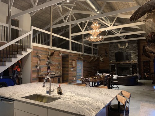 Luxurious Otter Pointe