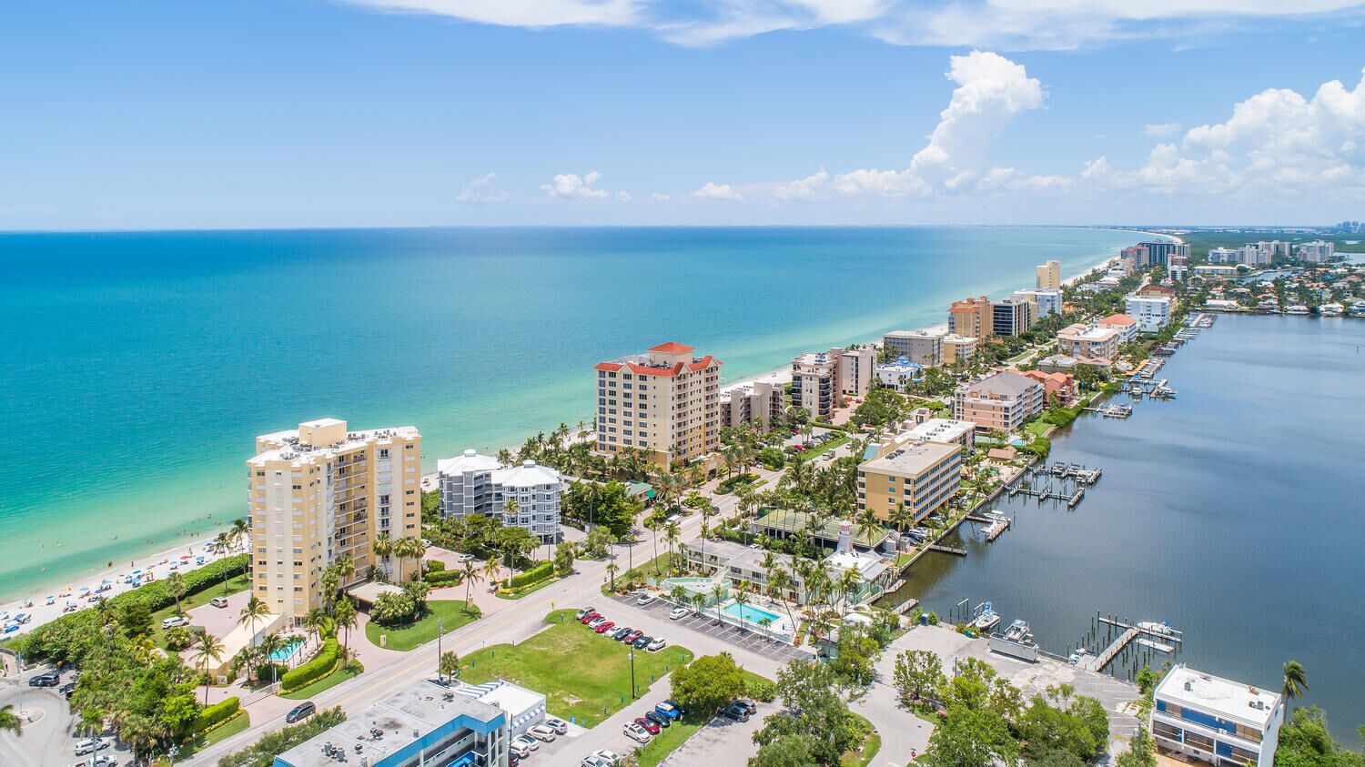 SIT BACK, RELAX, AND ENJOY THE STUNNING GULF OF MEXICO VIEWS AND SUNSETS!