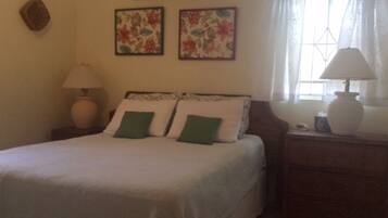 1 habitación, tabla de planchar con plancha, wifi y ropa de cama