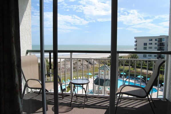 Property grounds - Beach front luxury Litchfield Condo oceanfront in Bridgewater (Pawleys Island)