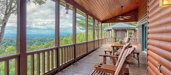 Stunning Views, 3 King Suites, Relax in Luxury - MasterPeace Cabin
