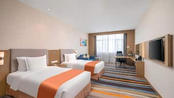 Deluxe Twin Room | In-room safe, desk, blackout drapes, soundproofing