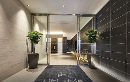 Interior entrance. DEL style Osaka - Shinsaibashi by Daiwa Roynet Hotel