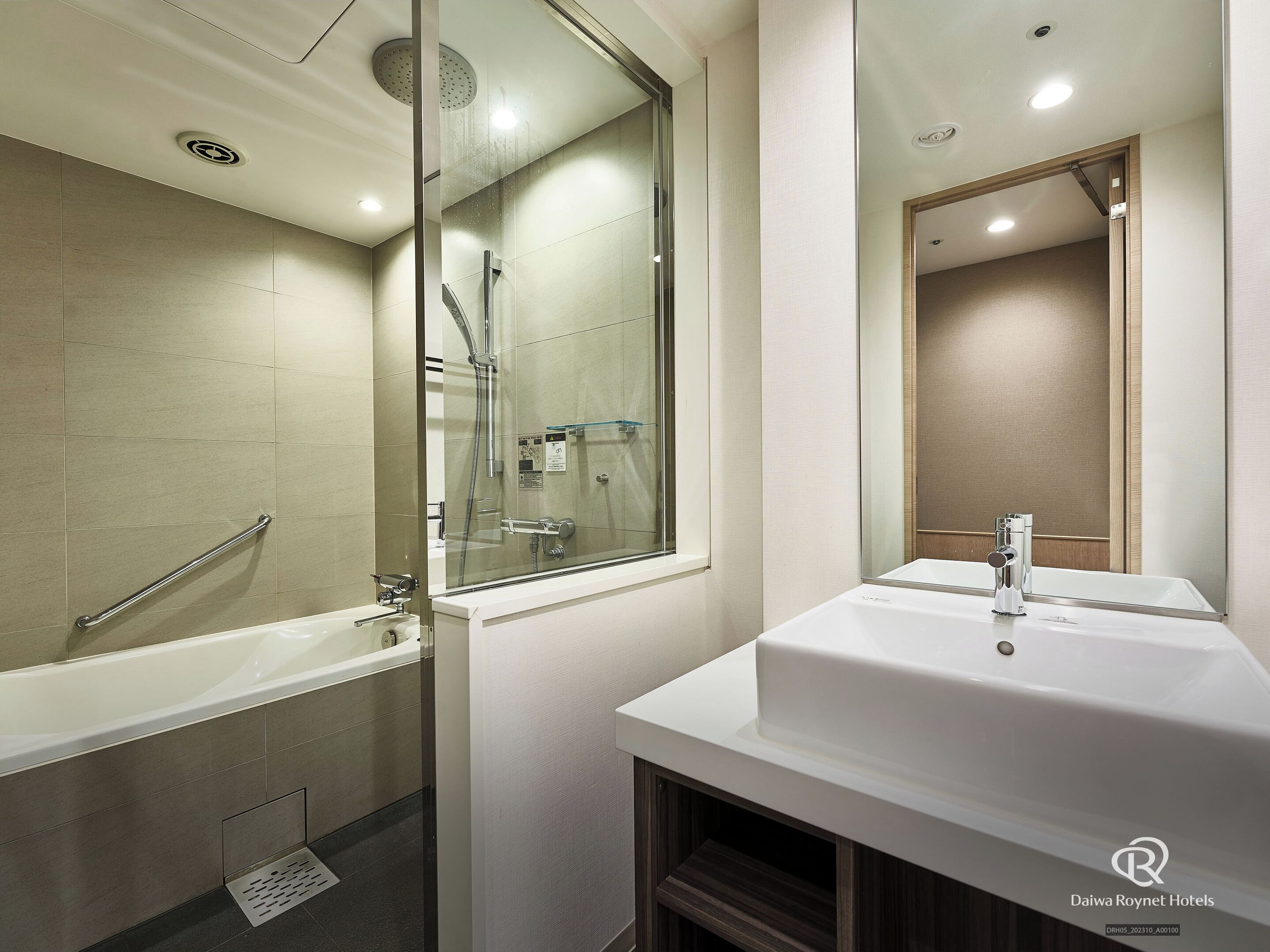 separate bathtub and shower, deep-soaking bathtub, free toiletries