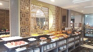 每日付費供應吃到飽自助式早餐