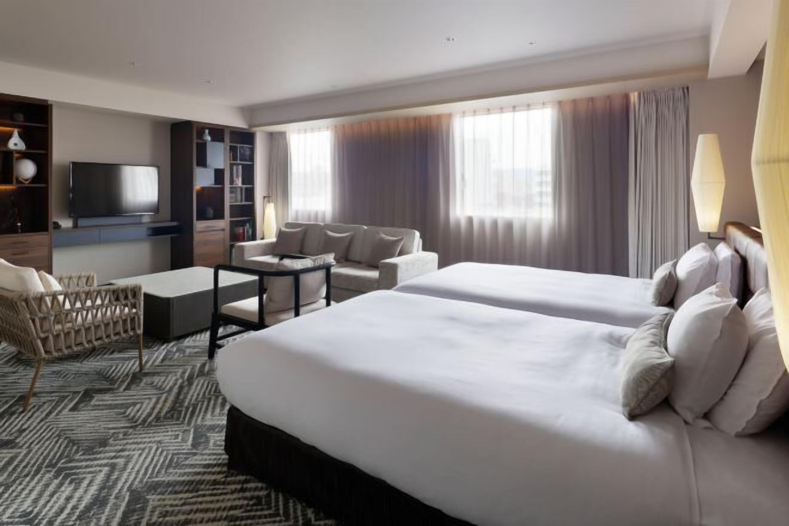 In-room safe, desk, iron/ironing board, free WiFi