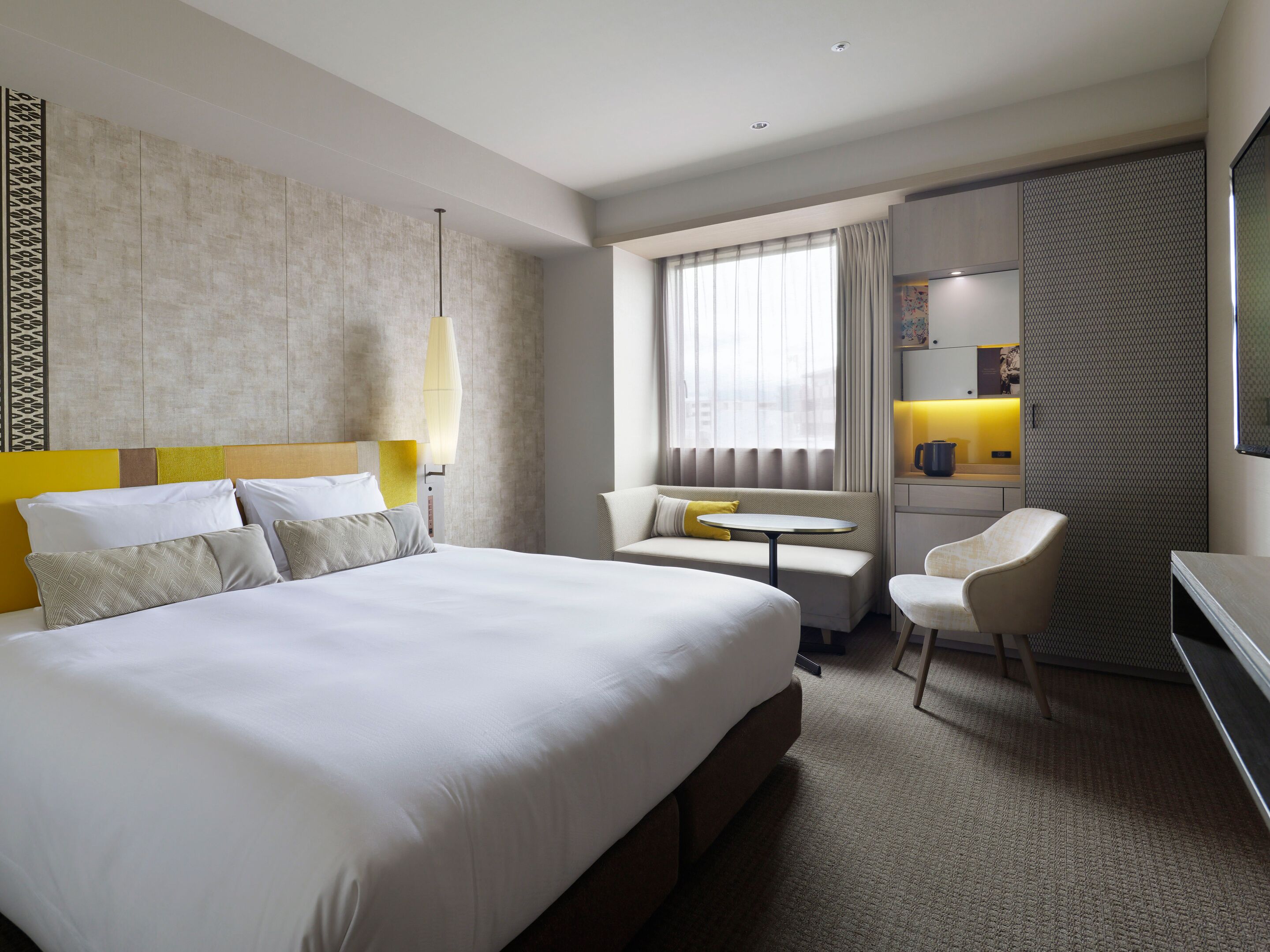 Superior-huone, 1 suuri parisänky, tupakointi kielletty | Tallelokero huoneessa, työpöytä, silitysrauta/-lauta, ilmainen Wi-Fi