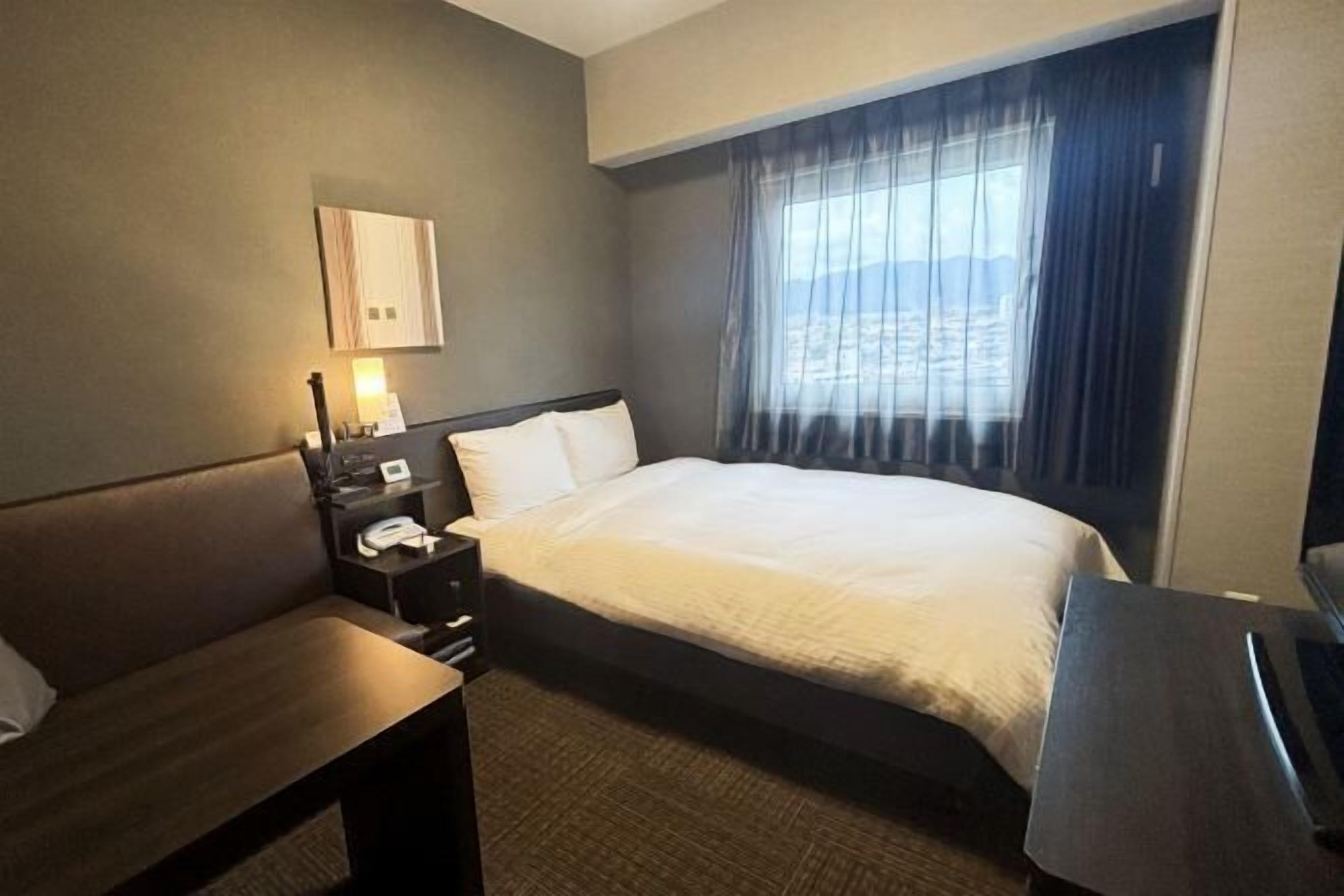 Schreibtisch, kostenloses WLAN, Bettwäsche