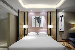 Chambre Affaires double | Coffre-fort, bureau, rideaux d’obscurcissement