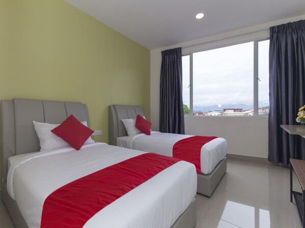 Standard Twin Room, 2 Twin Beds, Non Smoking | Soundproofing, iron/ironing board, free WiFi