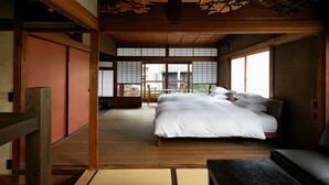 ห้องทราดิชันนัล (with Open-air-Cypress bath)