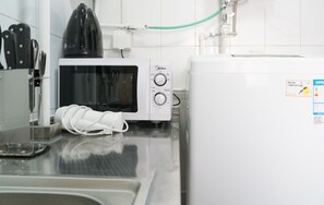 Apartment | Eigene Küche | Kühlschrank, Mikrowelle, Herdplatte, Wasserkocher