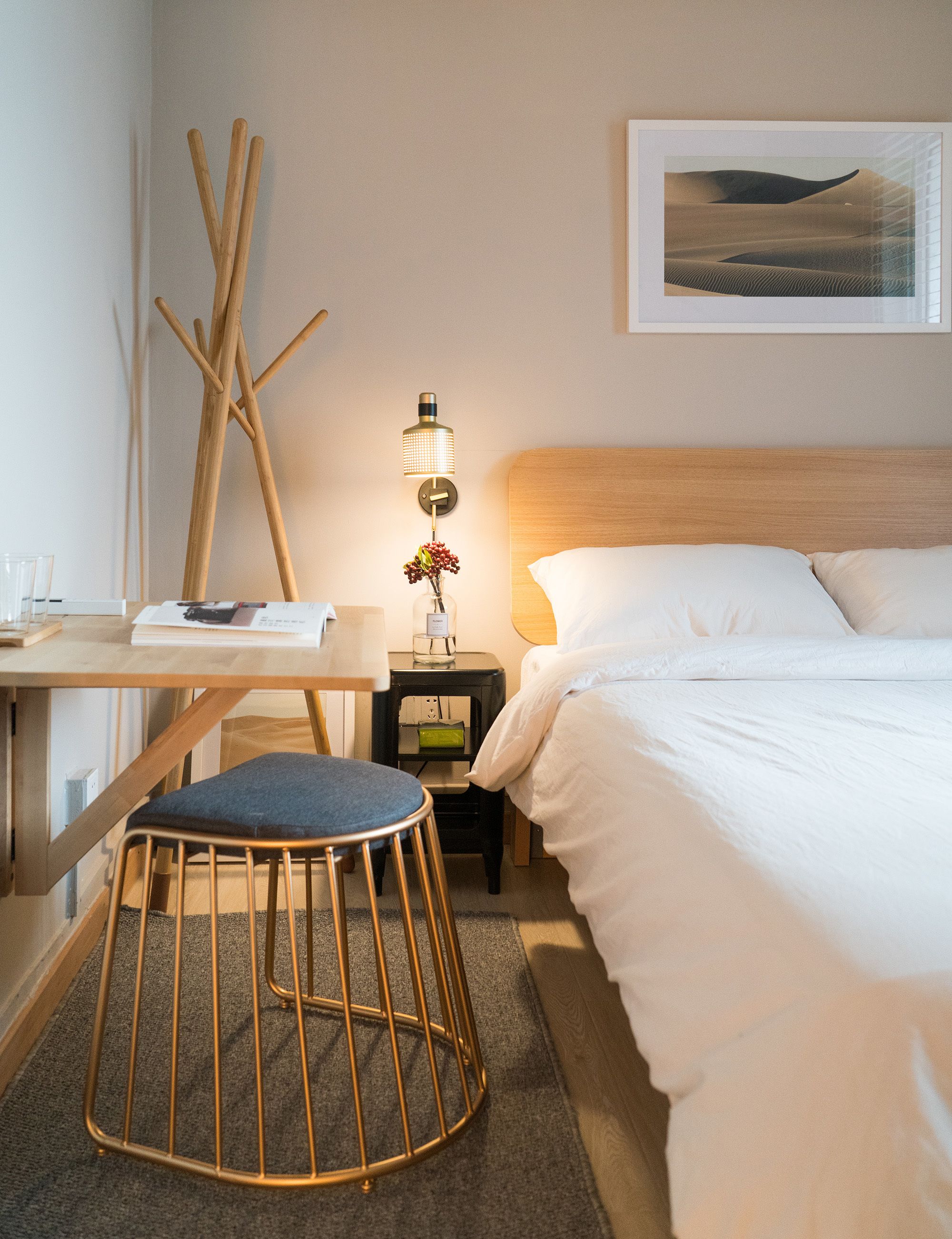 Apartment | Schreibtisch, Verdunkelungsvorhänge, Bügeleisen/Bügelbrett