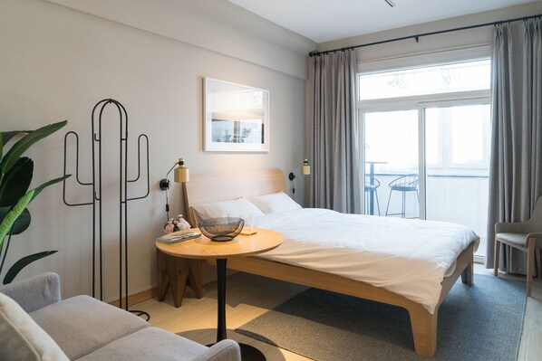 Apartment | Schreibtisch, Verdunkelungsvorhänge, Bügeleisen/Bügelbrett