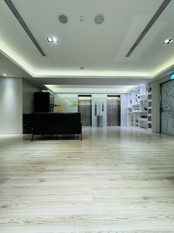 Entrada interior. APause Inn