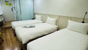 Triple Room | Down comforters, soundproofing, bed sheets
