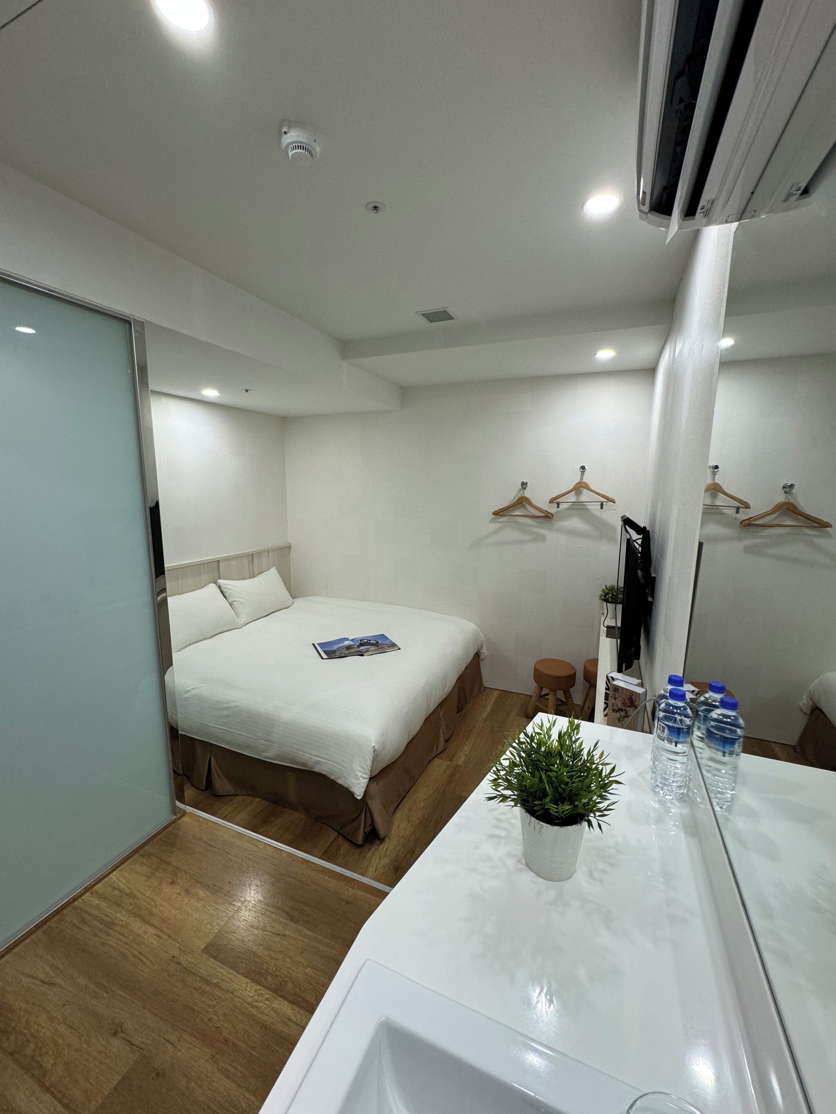 Run of the House | Down comforters, soundproofing, bed sheets