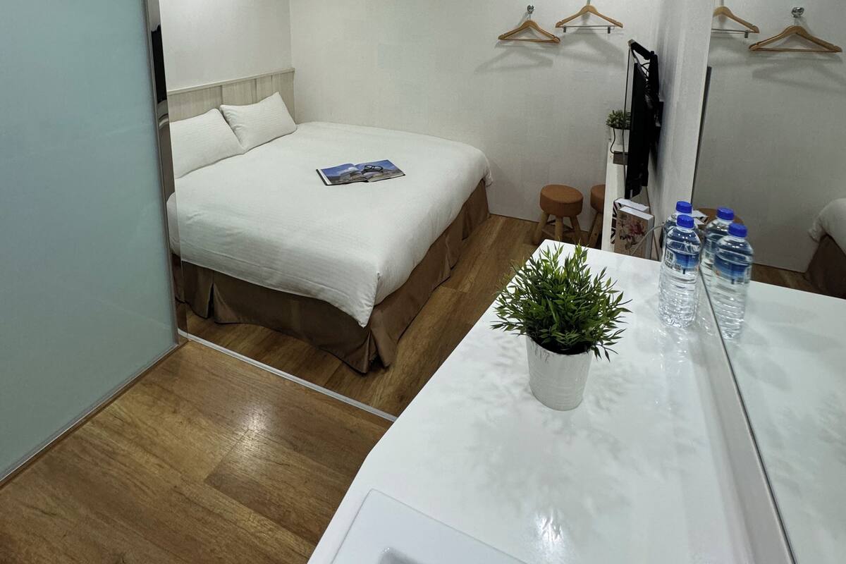 Run of the House | Down comforters, soundproofing, bed sheets