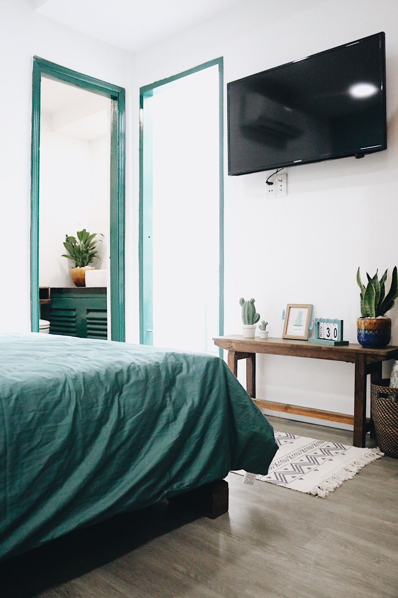 1 bedroom, iron/ironing board