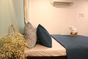 1 bedroom, iron/ironing board - Bong Gio Hostel Bui Vien - Cozy room (District 1)