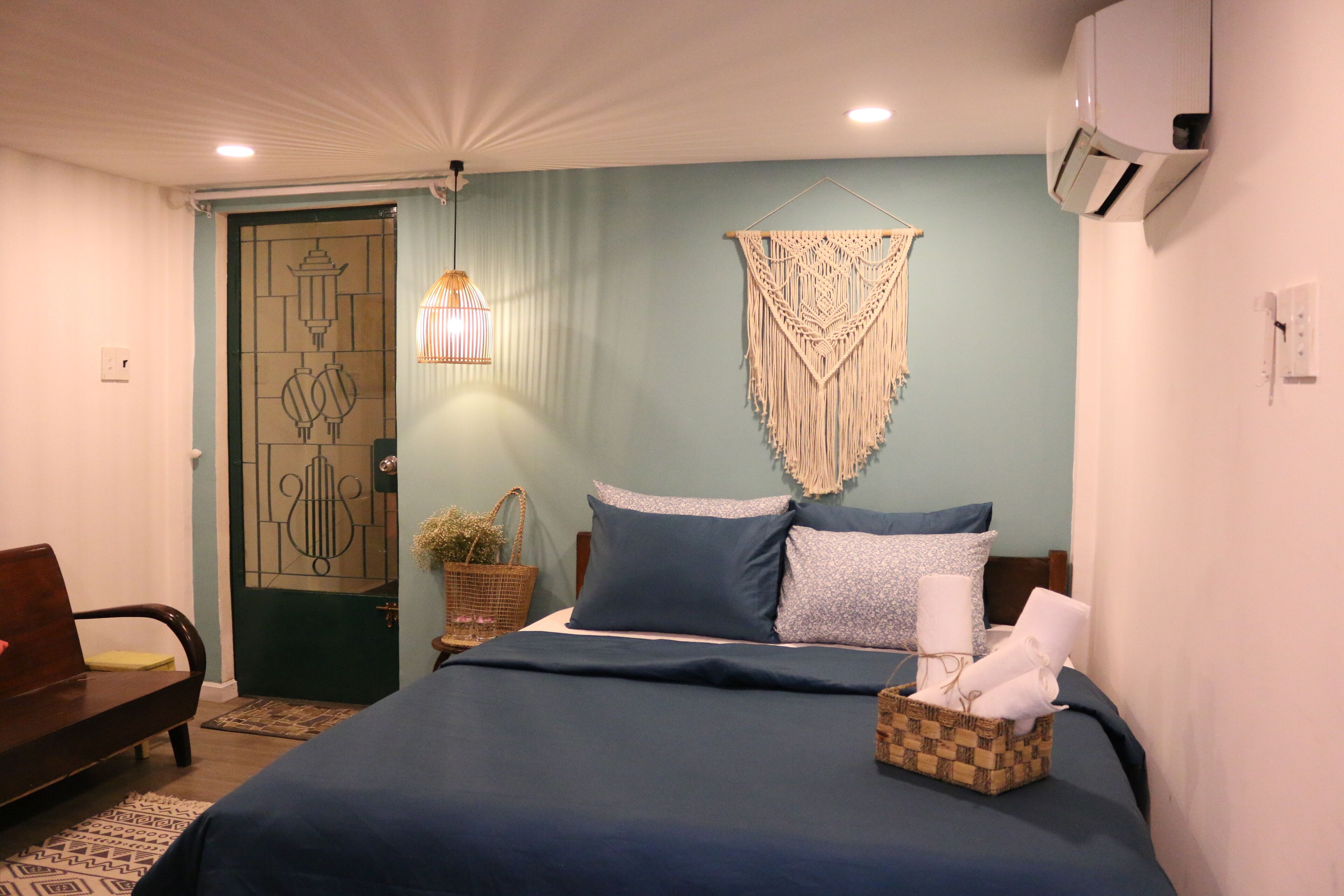 1 bedroom, iron/ironing board