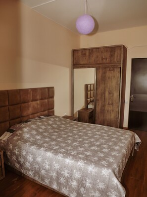 아파트, 침실 1개, 시내 전망 | 1 개의 침실, 암막 커튼, 다리미/다리미판, 무료 WiFi