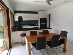 Habitación doble Deluxe, 1 cama King size, para no fumadores, alberca privada | Servicio a la habitación