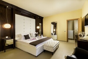 In-room safe, desk, iron/ironing board, free WiFi - Villa Estelle (Rhodes)