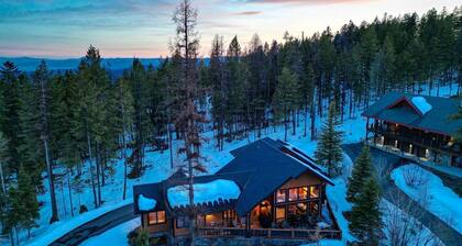 Amazing Views, Ski In / Ski Out, Hot Tub, Yoga Den, Sleeps 12!