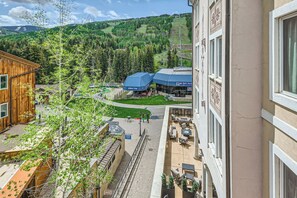 Outdoor dining - Luxury 3 Bd 4Ba Arabelle Residence 476. Ski in Ski out, Next to the Gondola!! (Vail)