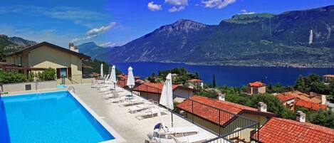 Piscina externa sazonal