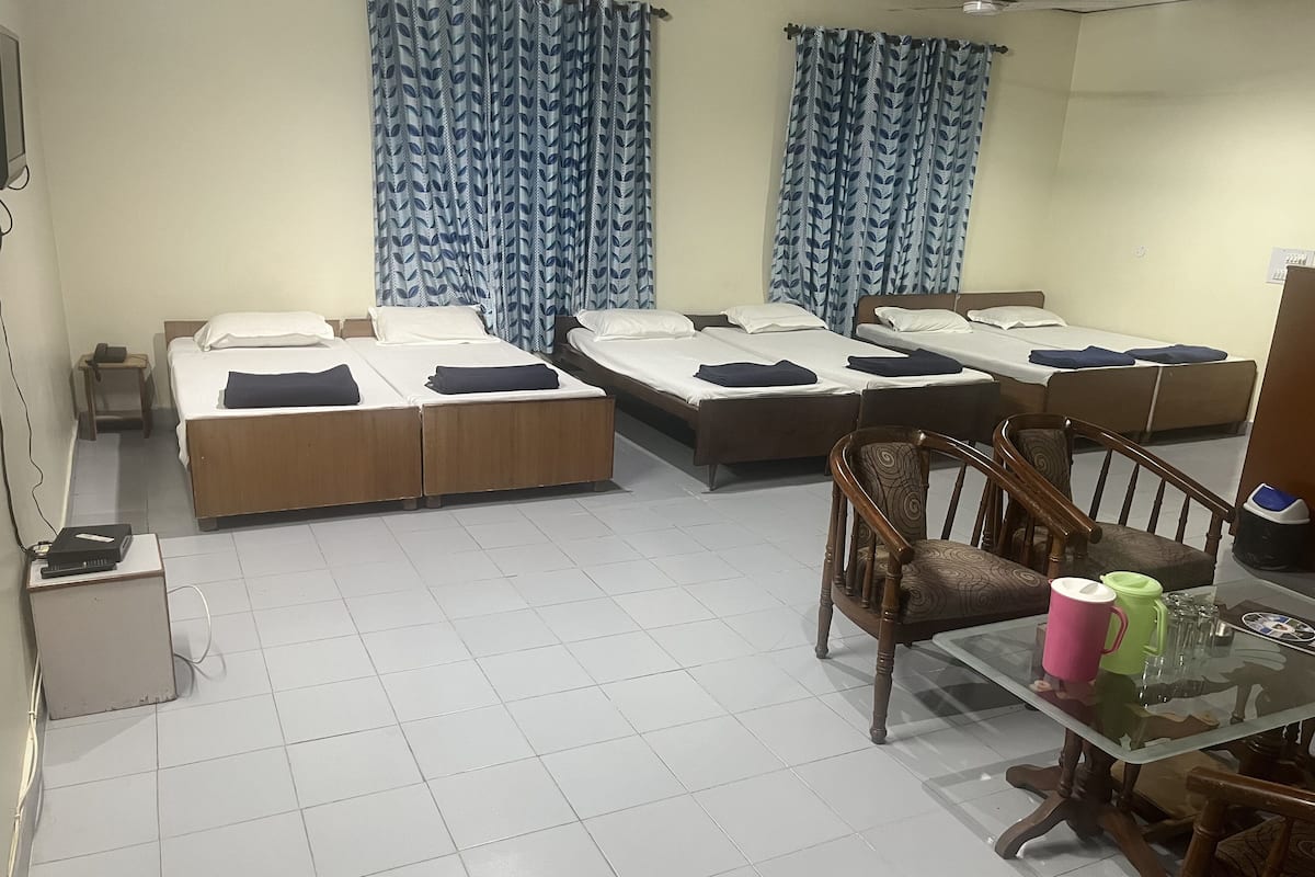 6 Bedded Shared Dormitory | 2 bedrooms, individually furnished, iron/ironing board, rollaway beds