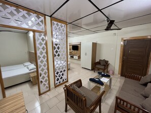 Individually furnished, iron/ironing board, rollaway beds, free WiFi