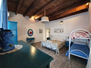 Quadruple Room, Balcony, Sea View | Premium bedding, in-room safe, individually furnished, desk - La terrazza di nonnAnna (Taranto)