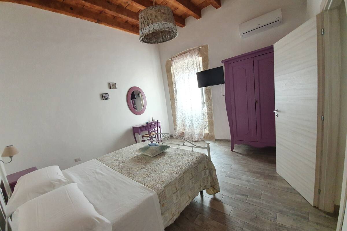 Deluxe Double Room | Premium bedding, in-room safe, individually furnished, desk