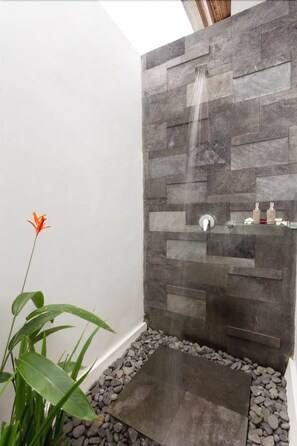 ヴィラ 2 ベッドルーム | バスルームのシャワー