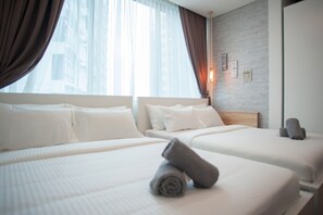 2 bedrooms, iron/ironing board, rollaway beds, free WiFi - S3 Beautiful 2 Beds Suite - KLCC - KL Tower - WIFI (Kuala Lumpur)
