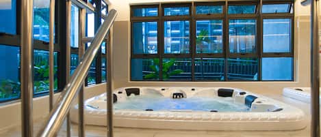 Indoor spa tub