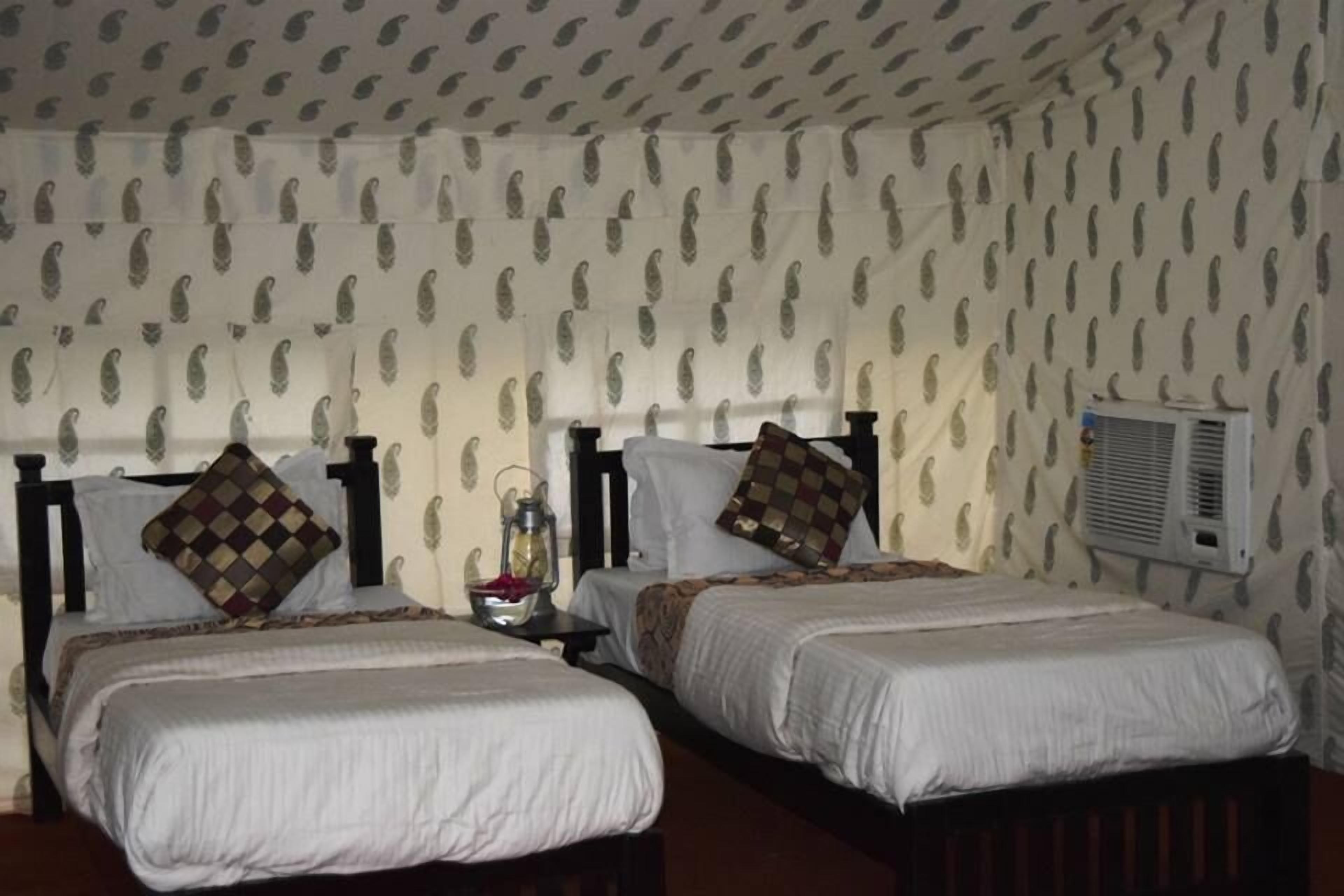 Rollaway beds, bed sheets, wheelchair access