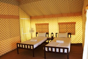 Rollaway beds, bed sheets, wheelchair access - Kumbh Camp India (Karchana)