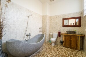 Villa, 2 Bedrooms, Non Smoking | Bilik Mandi | Gabungan pancuran/tab mandi, tab mandi rendaman dalam 