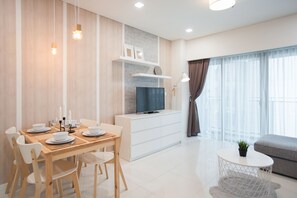 Appartement, 1 chambre | Cuisine privée | Grand réfrigérateur, micro-ondes, plaque de cuisson