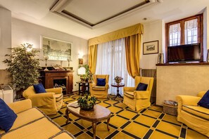 Lobby sitting area - Hotel San Giorgio & Olimpic Florence (Florence)