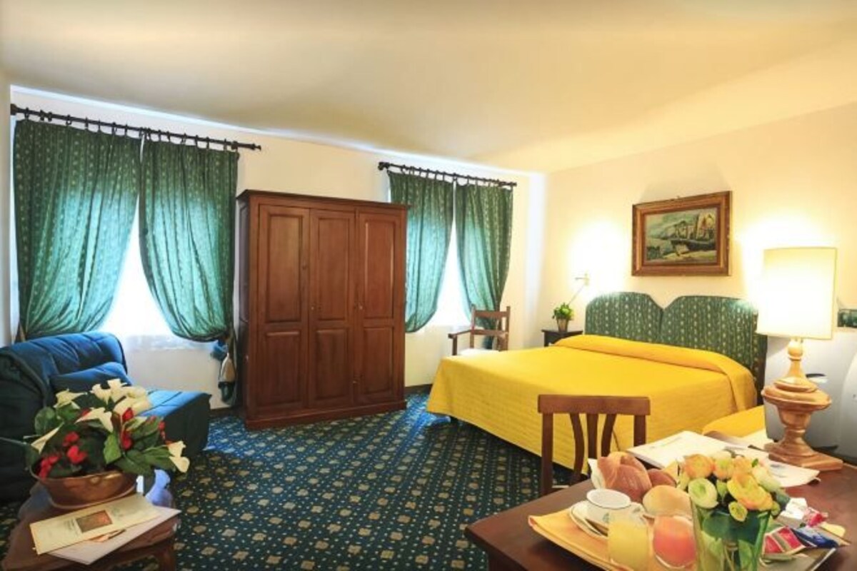 Desk, WiFi (free), bed sheets